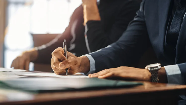 Comment bien choisir un avocat à Charleroi